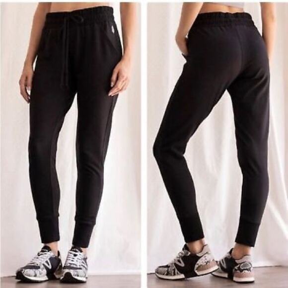 Free People Movement Sunny Skinny Joggers Sweatpants Black Size XS - Picture 1 of 5